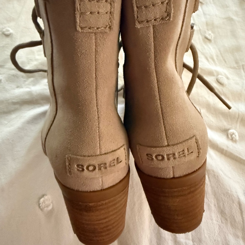 Sorel Women's Beige Lace Up Boots